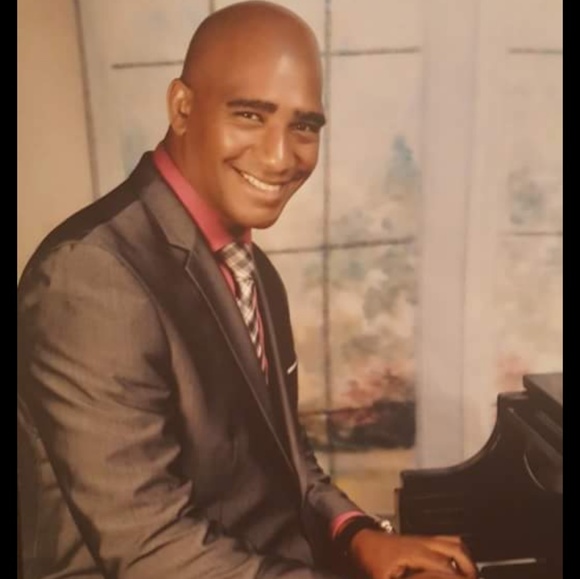 Meet your Posher, Jay - Picture 2 of 4